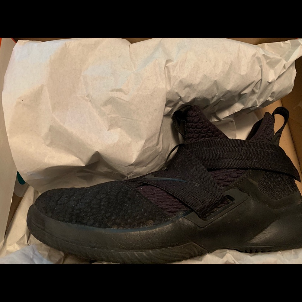 Black lebron soldier XII SFG